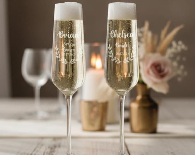 Personalized set of 2 Champagne Glasses, Groom and Bride Champagne Flutes, Custom Engraved Glass, Monogram Champagne Glass, Wedding Gift