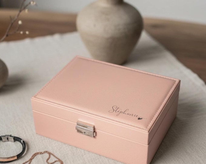 Personalized Pink Leatherette Jewelry Box: Elegant Storage & Stunning Customization - Perfect for Mother's Day, Valentine's Day