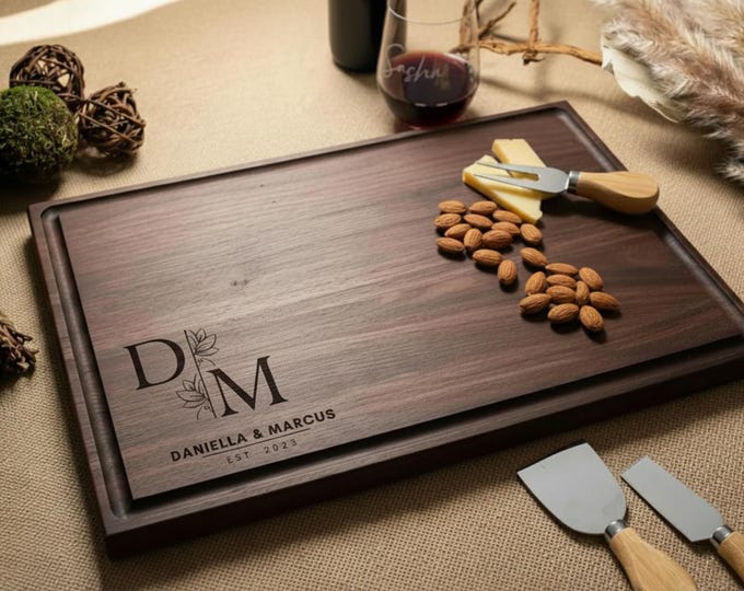 Personalized cutting board – Couples Gift, Customized Cutting Board, Engagement Gift, Housewarming Gift, Wedding gift, Anniversary Gift
