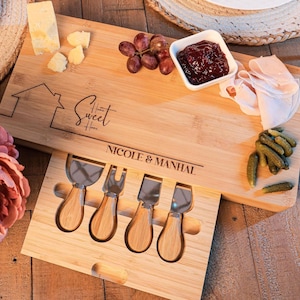 Personalized cheese board set, Custom cheese board set, Engraved cutting board, Wedding gifts, Gifts for the couple, Christmas gifts