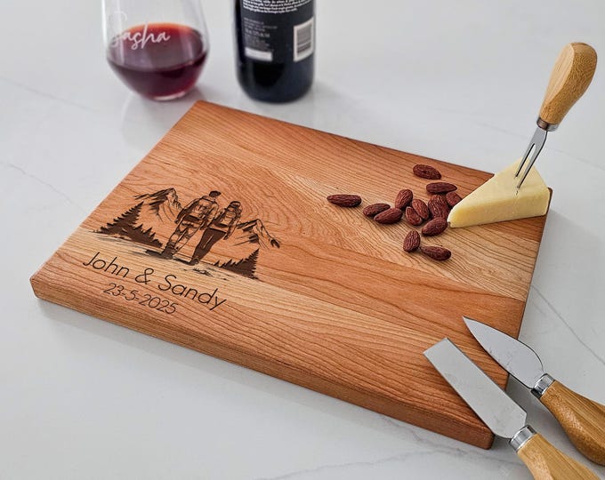 Personalized Cutting Board – Hiking Couple: Custom Engraved Charcuterie Board, Gift For Hikers & Nature Lovers – Housewarming, Hosting Gift