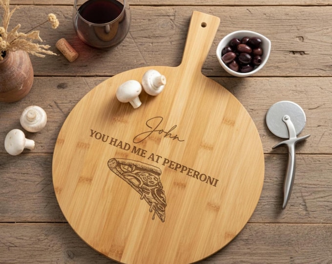 Personalized Pizza Board: Custom-Engraved Bamboo Pizza Peel | Gift for Pizza Lovers, Dad, Grandpa, Kitchen Decor, Husband, Birthday Gift