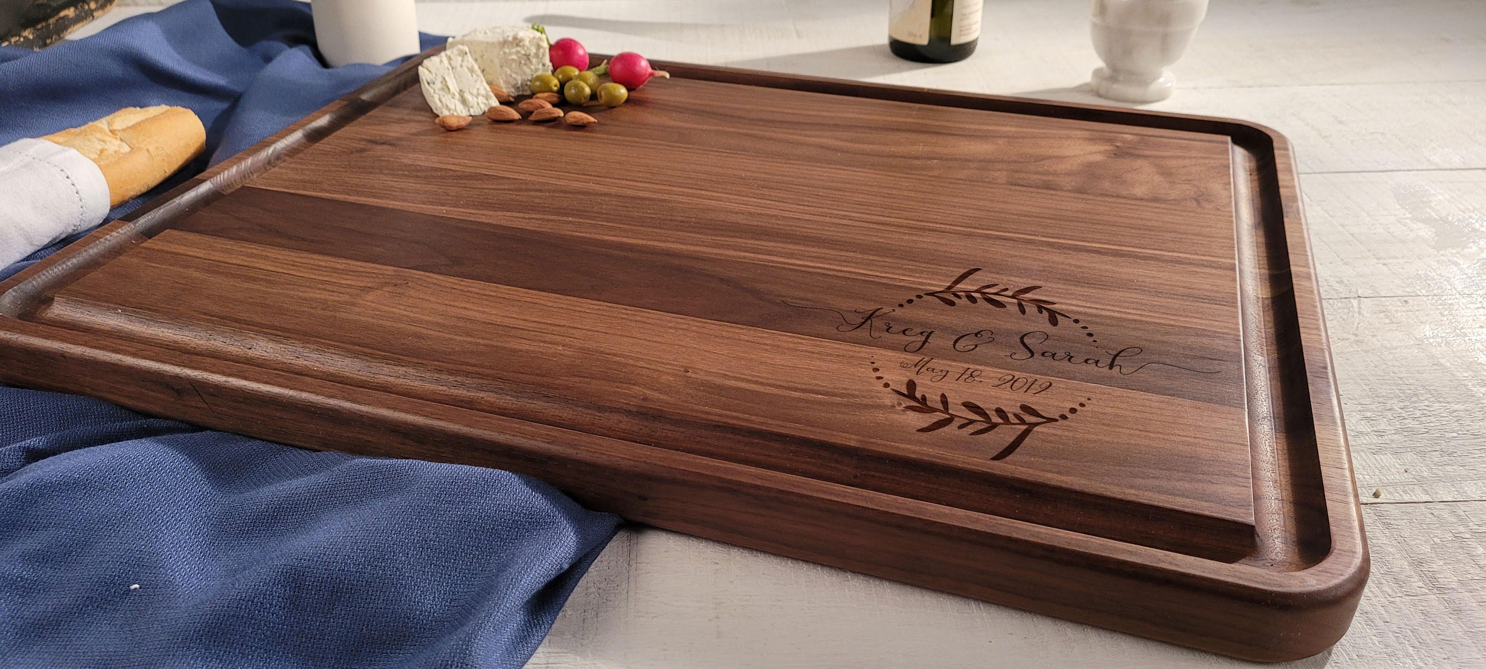 Walnut with Juice Groove, Personalized cutting board, Custom cutting