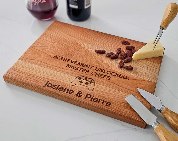 Personalized Cutting Board – Gaming Couples: Custom Engraved Charcuterie Board For Gamers | Quirky Engagement, Wedding, & Housewarming Gift
