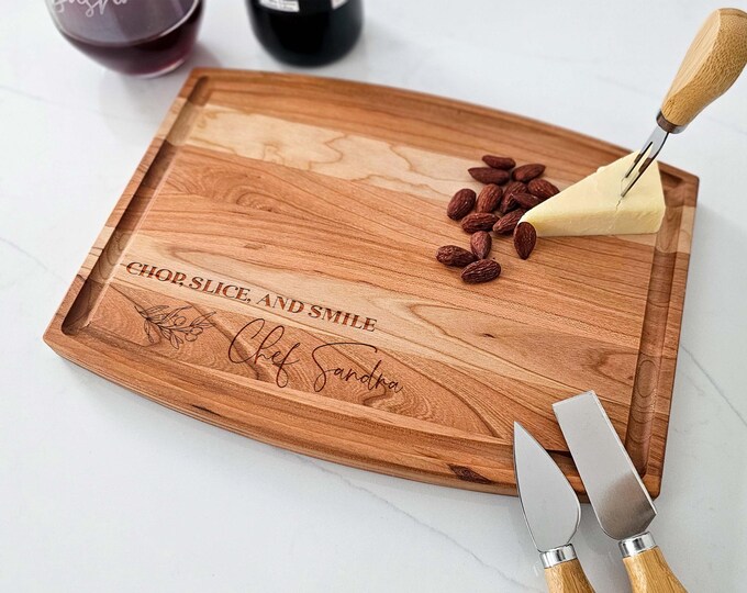 Personalized Chef Cheese Board – Custom Engraved Kitchen Gift – Unique Cutting Board for Chefs – Charcuterie Board for Her – Food Lover Gift