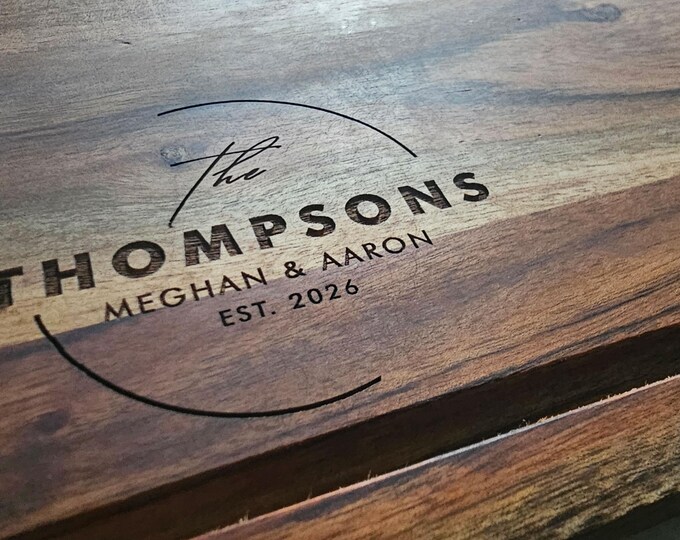 Personalized cutting board – Modern Family Name: Custom Engraved for Wedding, Anniversary, Christmas & Housewarming Gifts