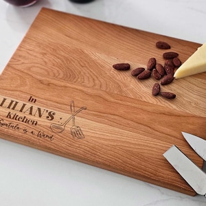 Personalized Cutting Board for Mom, Custom Engraved Charcuterie Board, Gift for Mom, Grandma Gift, Gift for Her, Kitchen Gift, birthday Gift