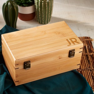 Boîte-cadeau personnalisée en bois, boîte avec nom gravé, boîte souvenir en bois, boîte-cadeau de garçon d'honneur, boîte-cadeau rustique, boîte-cadeau de Noël Bamboo Outside