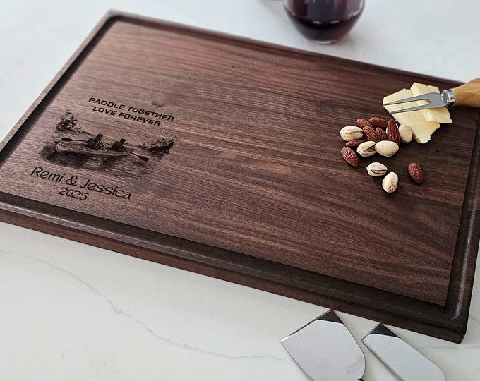 Personalized Cutting Board – Kayaking Couple: Custom Engraved Charcuterie Board, Ideal Gift for Canoeing Lovers – Engagement, Wedding, etc..