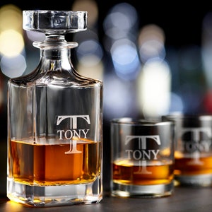Personalized Whiskey Decanter, Engraved Decanter Set, Monogrammed decanter, Groomsmen Gift, Scotch Decanter, Housewarming Gift