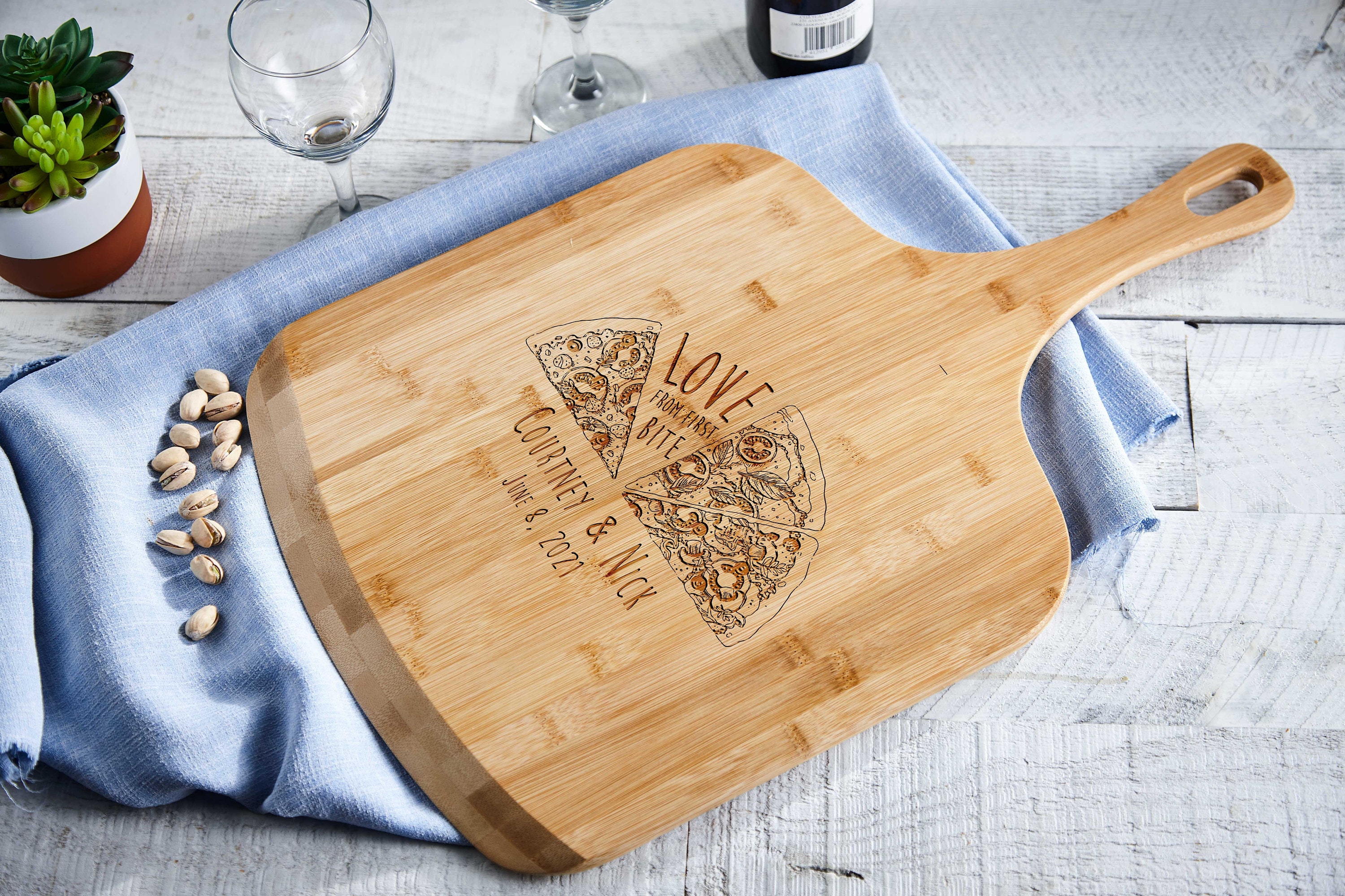 Personalized pizza board, custom pizza peel, engraved pizza board