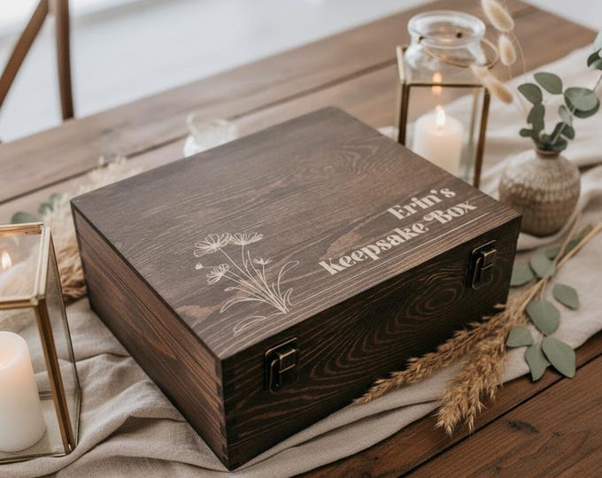 Personalized wooden gift box, Engraved Trinket Box, Customized Memory Box, Rustic Keepsake Box, Perfect Gift for Mom, Grandma, and Sister