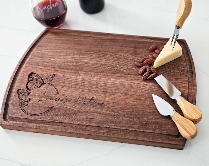 Personalized Charcuterie Board – Butterfly Theme: Custom Cutting Board, Kitchen Decor, Gift For Her, Wife, Mother, Grandma, Butterfly lover