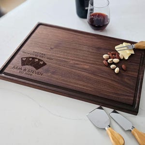 Planche à découper personnalisée - Cadeau jeu de cartes : Planche à découper personnalisée, Cadeau pour les amateurs de jeux vidéo, Cartes à jouer, Cadeau pour une soirée jeux, Cadeau pour couple