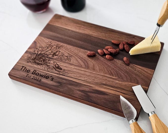 Personalized Charcuterie Board – Birds & Couple: Custom Cutting Board | Housewarming, Family, Wedding, Engagement, Anniversary, Hosting Gift