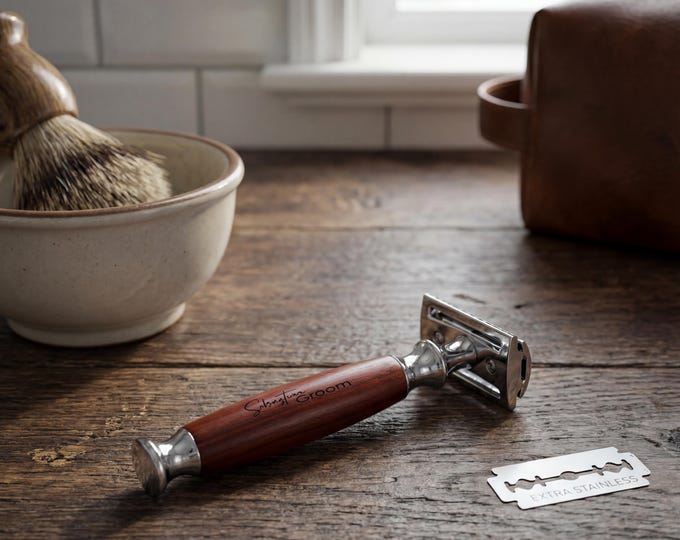 Engraved Groomsmen Razor, Personalized Wood Handle Shaving Kit for Men, Monogrammed Groom Gift