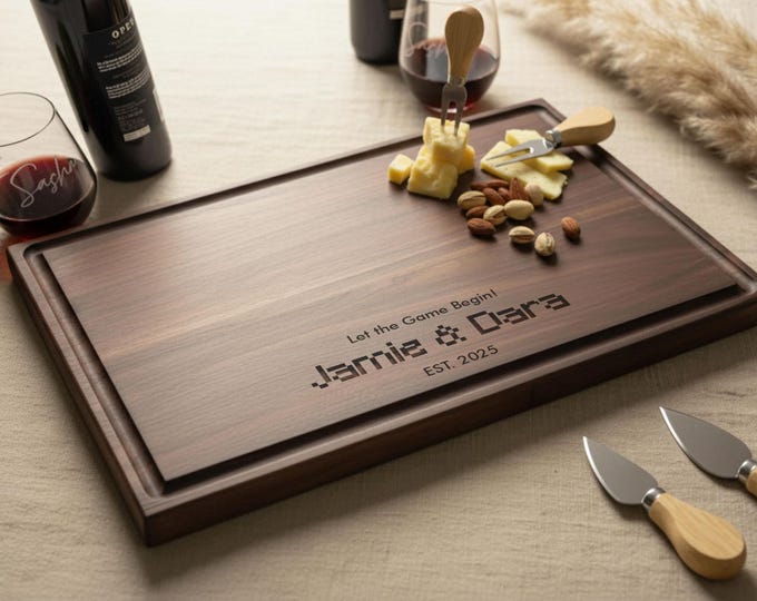 Personalized Cutting Board – Dog Lover: Custom Engraved Charcuterie Board, Husky Themed, Pet Owner, puppy, Dog Board, Husky Portrait Gift