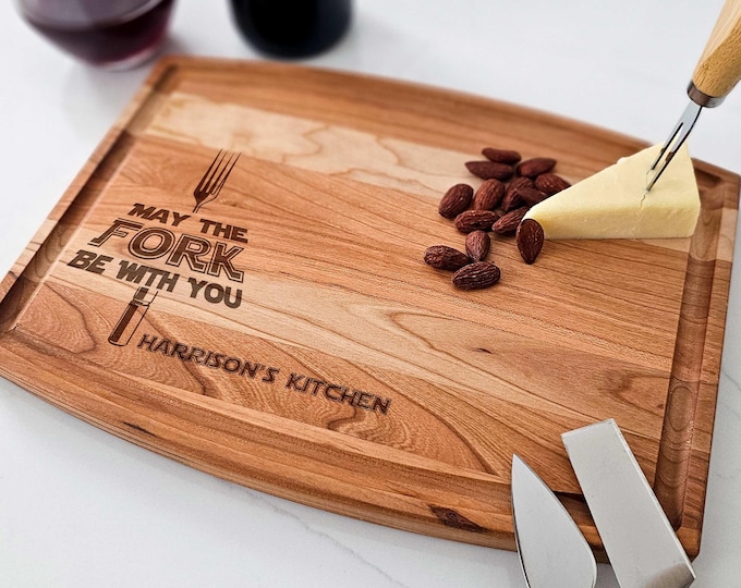 Personalized cutting board – "May the Fork Be With You": Custom Engraved Star Wars Kitchen Decor on Premium Wood, Unique Gift