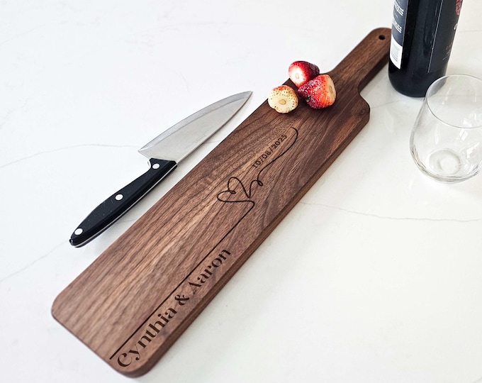 Personalized Bread Board – Custom Engraved Cutting  Board Featuring a Modern Heart – Ideal Wedding, Anniversary & Housewarming Gift