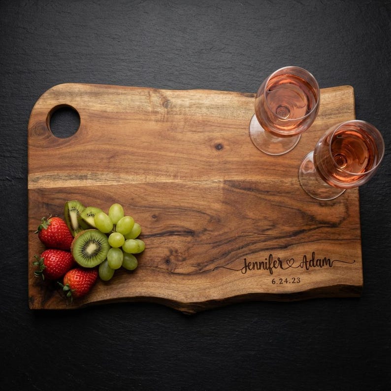 Personalized live edge cutting board, custom laser engraved board, housewarming gift, Gift for the couple, wedding gift, Christmas gift bild 7