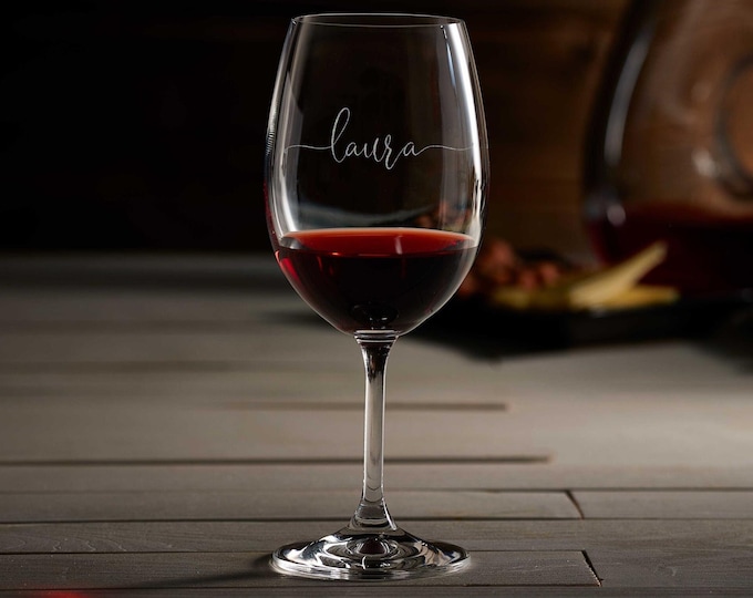 Personalized wine Glass, wine glasses, Mothers day gift, Engraved Glass, Monogram wine Glass, wedding gifts, bridesmaid gifts, Gift for her