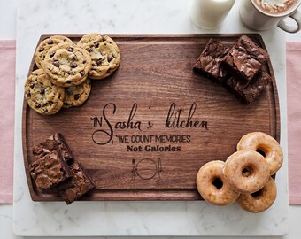 Personalized Cutting Board for Mom, Custom Engraved Kitchen Board, Name & Quote, Grandma Gift and Kitchen Decor