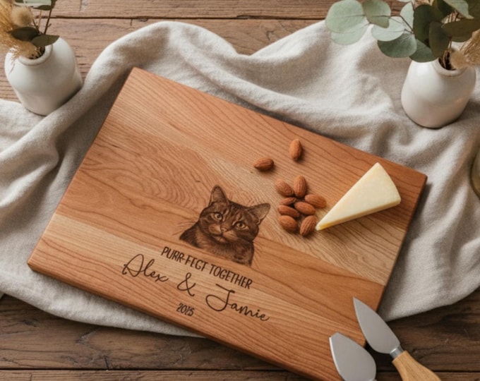 Personalized Cutting Board – Cat Lover Gift: Custom Engraved Charcuterie Board, Cat Portrait, Pet Lovers, Kitchen Gift, Gift For The Couple