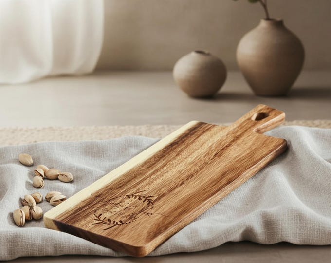 Personalized bread Board, customized cheese board, Acacia paddle board, wedding gift, housewarming gifts, wedding gifts, Christmas gifts
