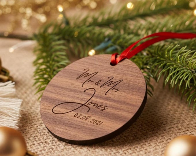Personalized Walnut Christmas Ornament – Custom Engraved Holiday Keepsake, Christmas Gift