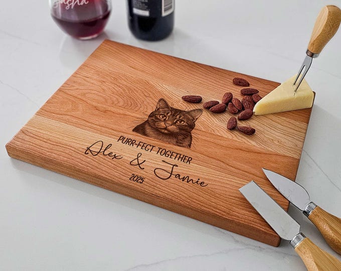 Personalized Charcuterie Board – Cat Lover Couple: Custom Engraved Cutting Board for Those Who Cherish Their Furbabies | Wedding Gift & More