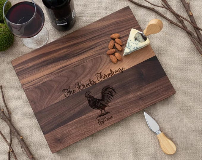 Personalized Farmfouse Cutting Board - Customized Engarved Chiken Charcuterie Board, Housewarming, Wedding, Hosting Gift