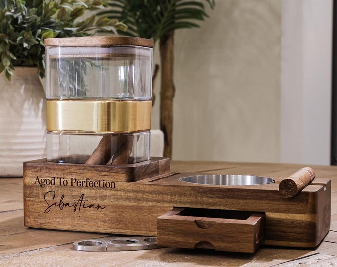 Personalized Cigar Ashtray and Humidor Set - Aged to perfection: Customized Smoking Accessories Gift for Husband, Father, Colleague