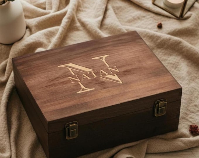 Personalized wooden gift box, Engraved Name Box, Wooden Keepsake box, Groomsman gift box, Rustic Gift Box, Christmas gift box