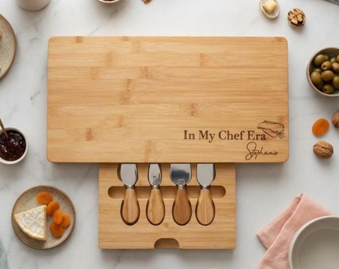 Personalized Chef Cutting Board Set | Custom "In My Chef Era" Bamboo Cheese Platter & Trendy Gift for Her