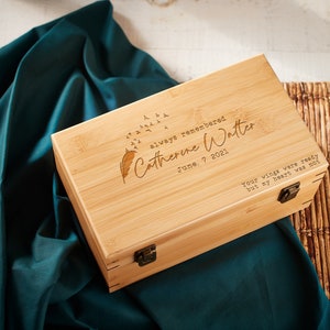 Caja de regalo de madera personalizada, Caja de nombre grabada, Caja de recuerdo de madera, Caja de regalo del padrino, Caja de regalo rústica, Caja de regalo de Navidad imagen 6