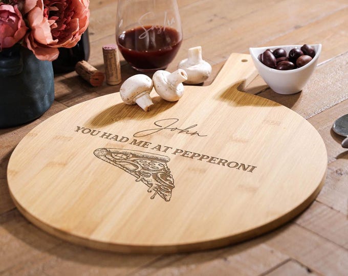 Personalized Pizza Board: Custom-Engraved Bamboo Pizza Peel | Gift for Pizza Lovers, Dad, Grandpa, Kitchen Decor, Husband, Birthday Gift