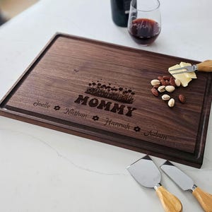 Personalized cutting board, Gift for Mom: Custom Engraved Charcuterie Board, Birthday Gift, Kitchen Decor, Gift for Her, Grandma Gift