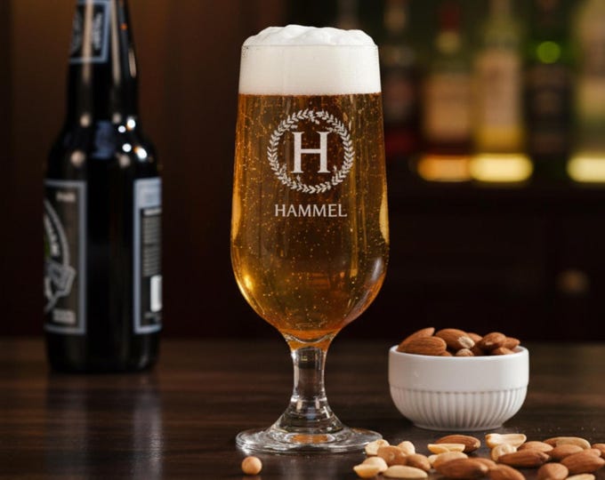 Personalized Glasses, Custom Engraved Beer Glass, Wedding Gift for Groomsmen, Monogrammed Beer Glass, Groomsmen gifts, Pilsner Beer glass