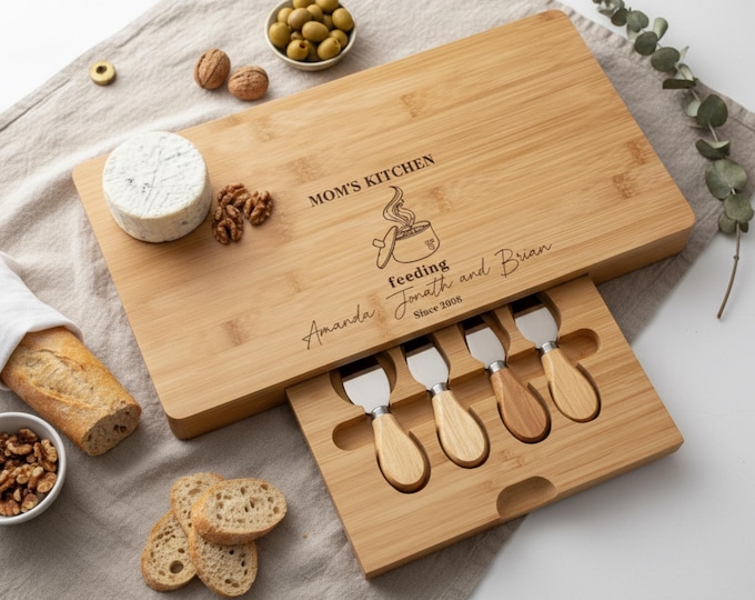 Personalized Charcuterie Board – Mom's Kitchen: Custom Engraved Cheese Board | Mother's Day, Birthday, Cooking & Hosting Gift, Kitchen Decor