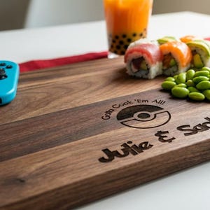 Personalized cutting board – Pokémon: Custom Engraved "Gotta Cook 'Em All!" in Pokémon Font with Couple Names & Date, Unique Gamer Gift zdjęcie 5