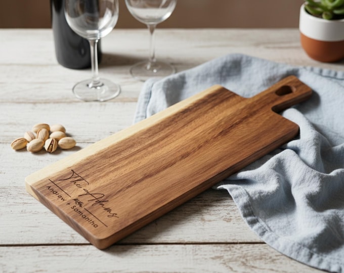 Personalized bread Board, customized cheese board, Acacia paddle board, wedding gift, housewarming gifts, wedding gifts, Christmas gifts
