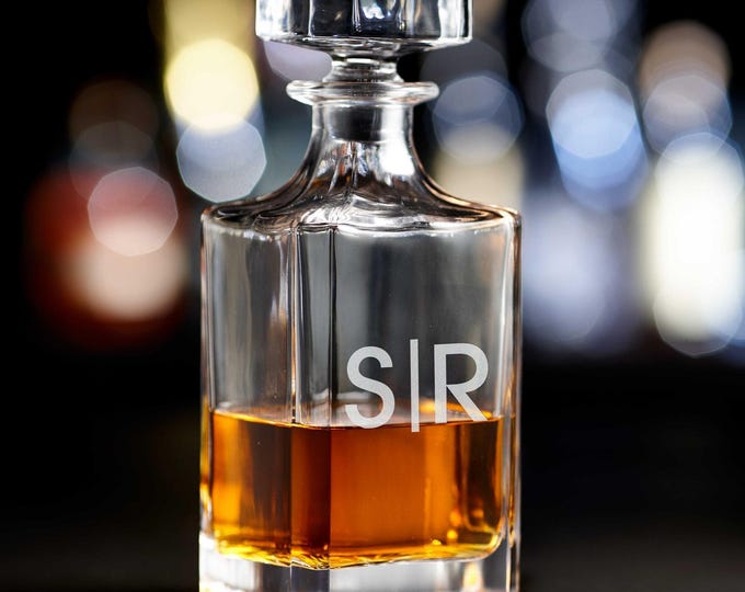 Personalized Whiskey Decanter in a Wooden Box, Customized Decanter Set, Ideal Monogrammed Decanter Gift For Wedding, Retirement, Birthday