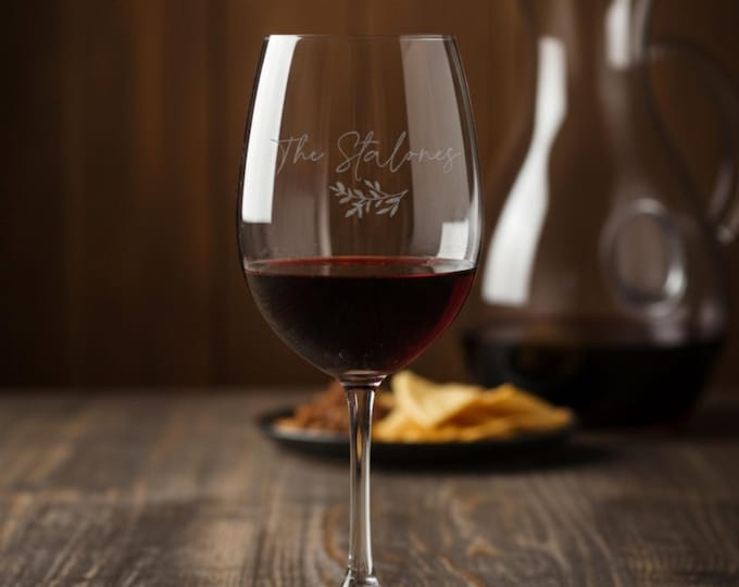 Personalized wine Glass, wine glasses, Mothers day gift, Engraved Glass, Monogram wine Glass, wedding gifts, bridesmaid gifts, Gift for her