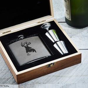 Personalized Flask, Personalized Flask Set with Shot Glasses , leatherette gift box with flask, Groomsman Gifts, Best man Gifts zdjęcie 3