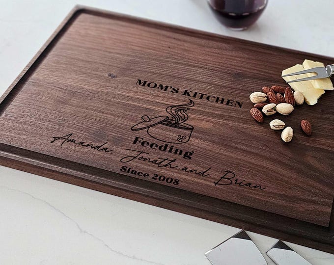 Personalized Cutting Board – Mom's Charcuterie Board: Custom Engraved & Unique Gift For Mother's Day – Kitchen Decor, Hosting Essentials.