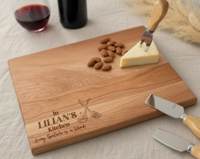 Personalized Cutting Board for Mom, Custom Engraved Charcuterie Board, Gift for Mom, Grandma Gift, Gift for Her, Kitchen Gift, birthday Gift