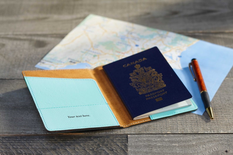 Étui Passeport Personnalisé Rolianse - Protection RFID - Compartiments Cartes Et Billets