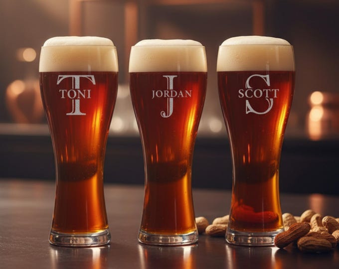 Personalized Glass, Custom Engraved Beer Glass, Wedding Gift for Groomsmen, Monogrammed Beer Glass, Groomsmen gifts, Pilsner Beer glass