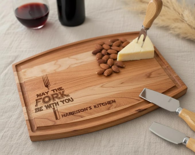 Personalized cutting board – "May the Fork Be With You": Custom Engraved Star Wars Kitchen Decor on Premium Wood, Unique Gift