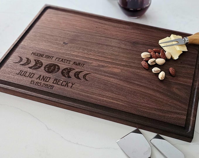 Personalized cutting board – Celestial Moon Phases: Custom Engraved Lunar Art on Natural Wood, Unique Kitchen Decor & Home Gift